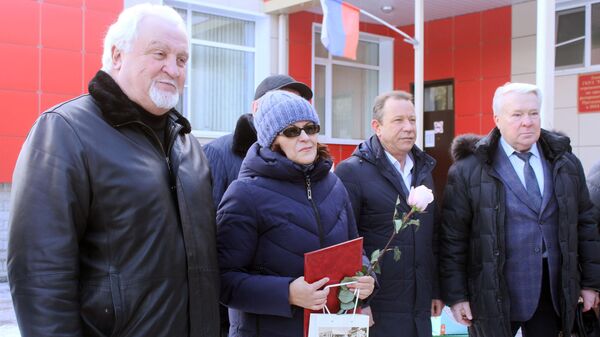 Председатель Тамбовской областной Думы Евгений Матушкин вместе с коллегами в преддверии Международного женского дня поздравил женщин в подшефных учреждениях