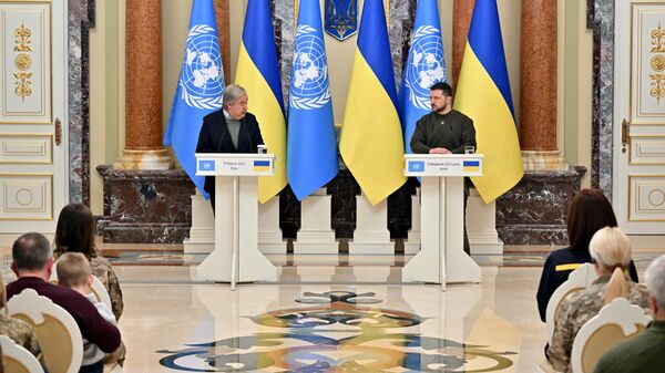 Генсек ООН Антониу Гутерриш и Владимир Зеленский во время встречи в Киеве