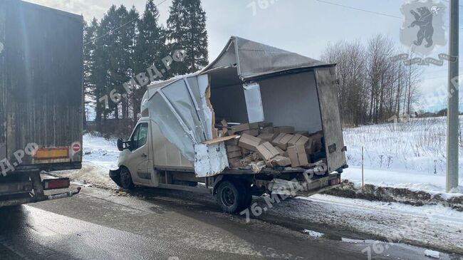 На месте ДТП с участием четырех транспортных средств в Ярославской области