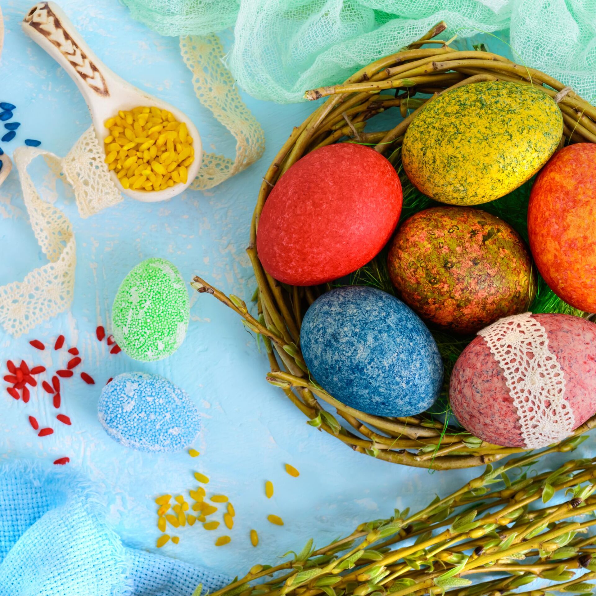 Как красиво покрасить яйца на Пасху: лучшие идеи и советы, чем покрасить яйца в домашних условиях