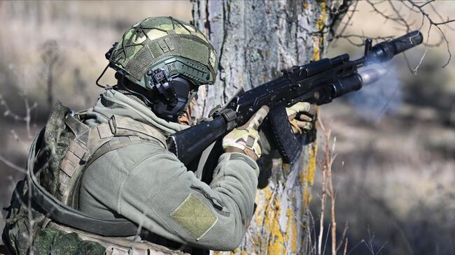 Военнослужащий штурмовой группы в зоне спецоперации