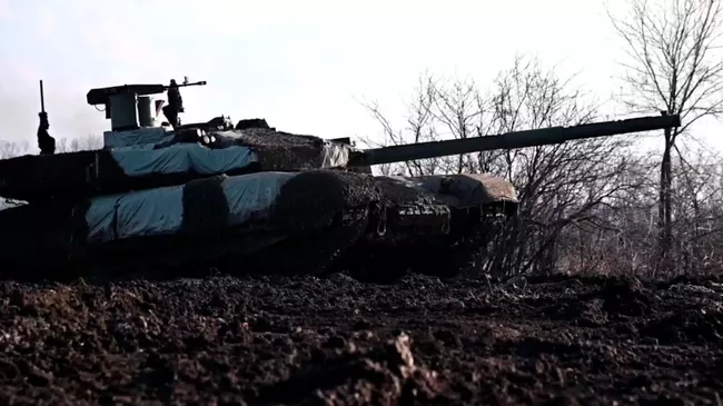 Кадры атаки танка Т-90М Прорыв на украинский наблюдательный пункт