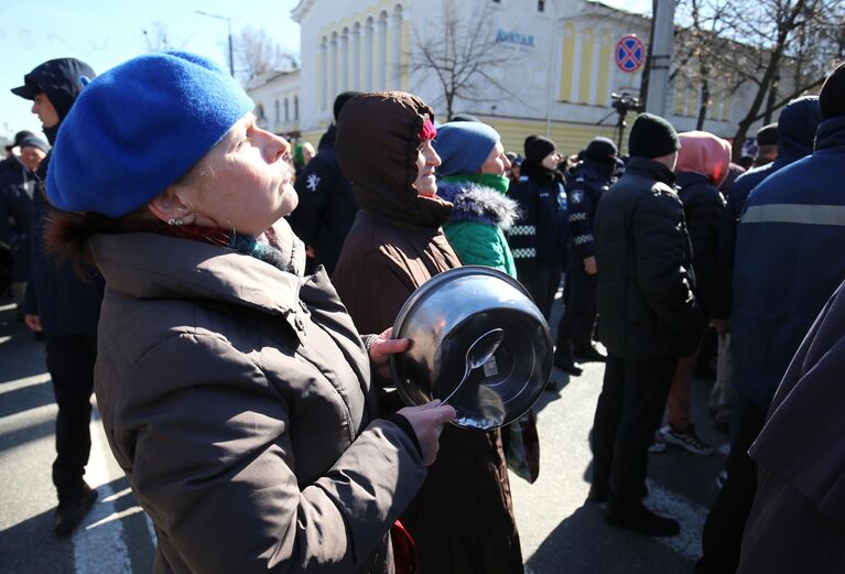 Участники акции протеста оппозиции в центре Кишинева