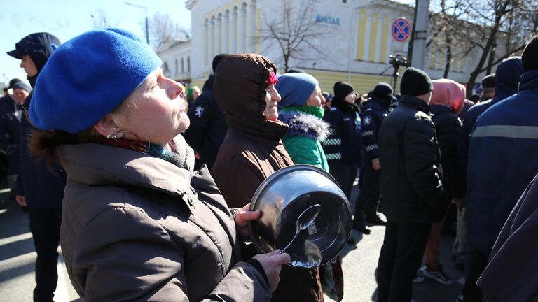 Участники акции протеста оппозиции в центре Кишинева