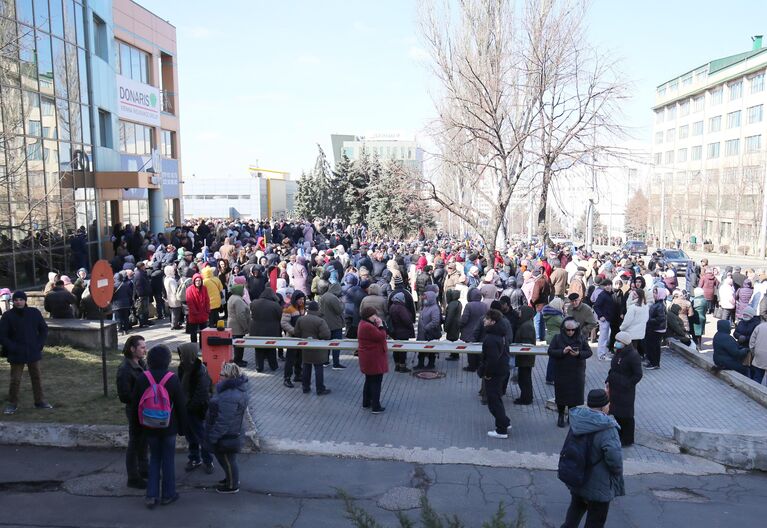 Участники акции протеста оппозиции в центре Кишинева