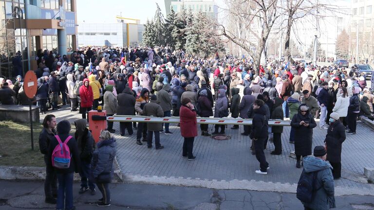 Участники акции протеста оппозиции в центре Кишинева