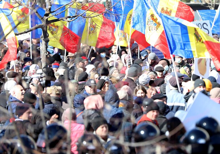 Участники акции протеста оппозиции в центре Кишинева