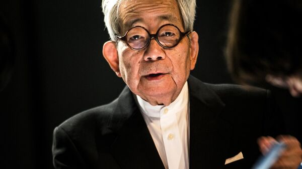 Японский писатель Кэндзабуро Оэ