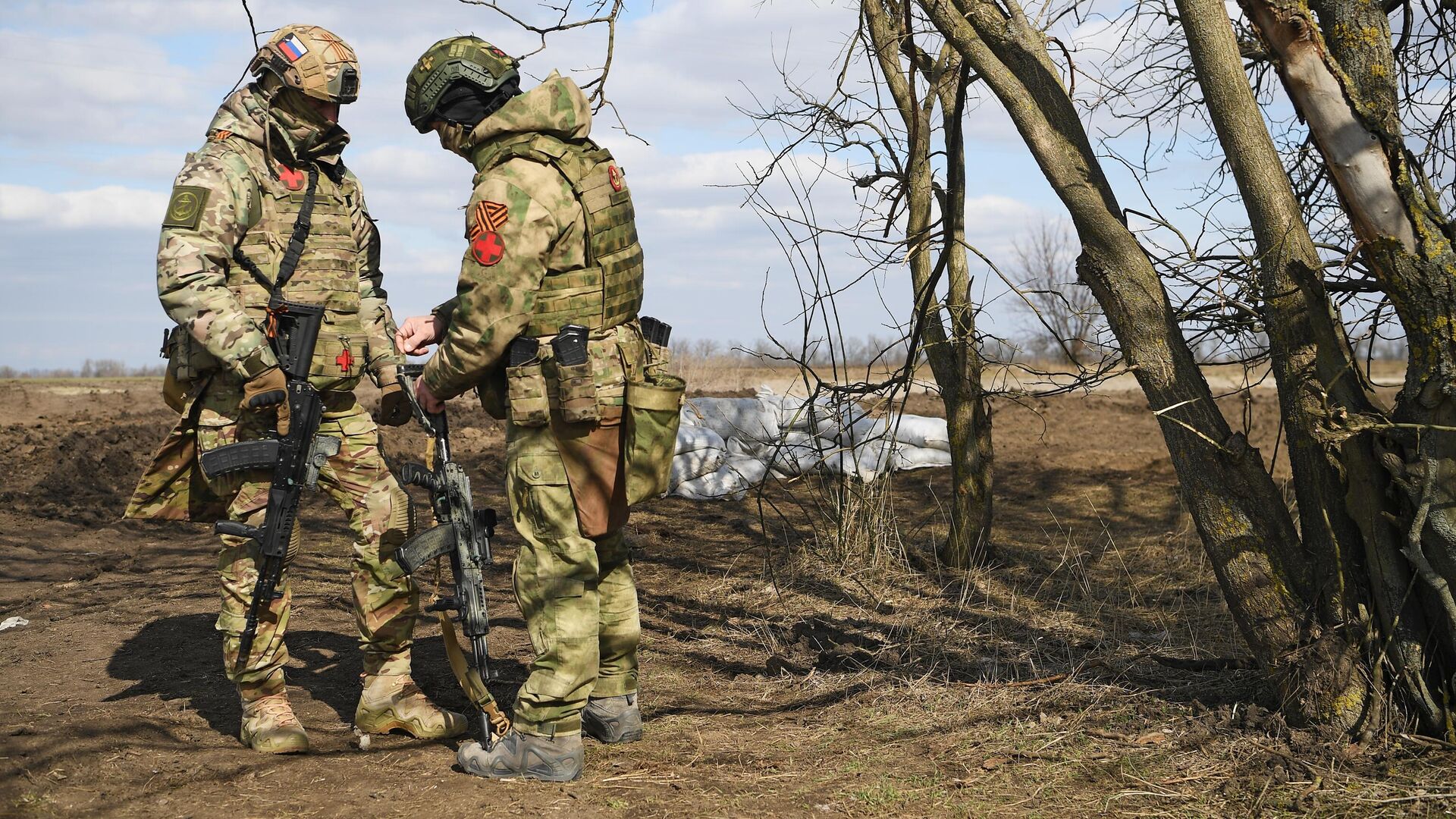 Морские пехотинцы Черноморского флота РФ на позициях в зоне проведения спецоперации - РИА Новости, 1920, 15.04.2023