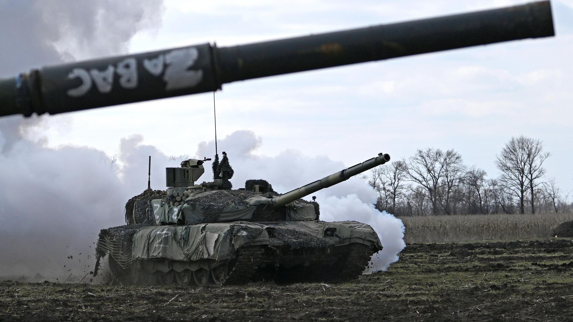 Танк Т-90М Прорыв в зоне проведения спецоперации - РИА Новости, 1920, 20.05.2023