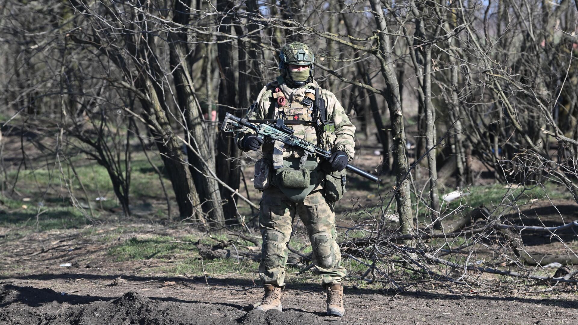 Российский военнослужащий на позициях в зоне проведения спецоперации - РИА Новости, 1920, 29.05.2023