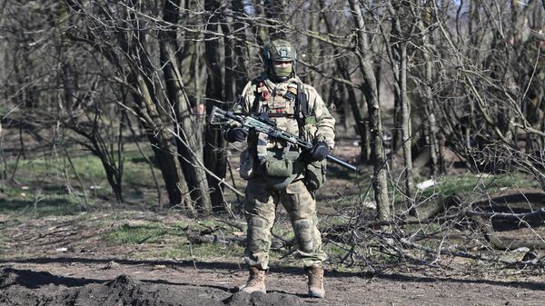 Российский военнослужащий на позициях в зоне проведения спецоперации