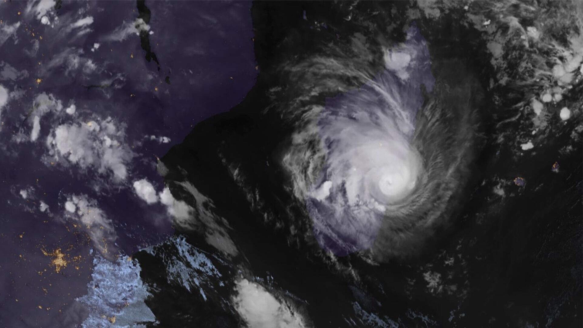 Тропический циклон Фредди на спутниковом снимке спутника Meteosat-9  - РИА Новости, 1920, 13.03.2023