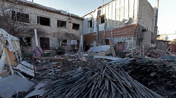 Здание в Волновахе ДНР, пострадавшее в результате обстрела 