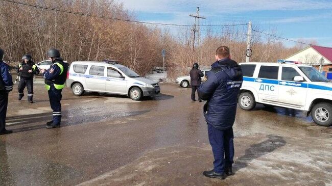 На месте стрельбы из окна жилого дома в городе Вятские Поляны