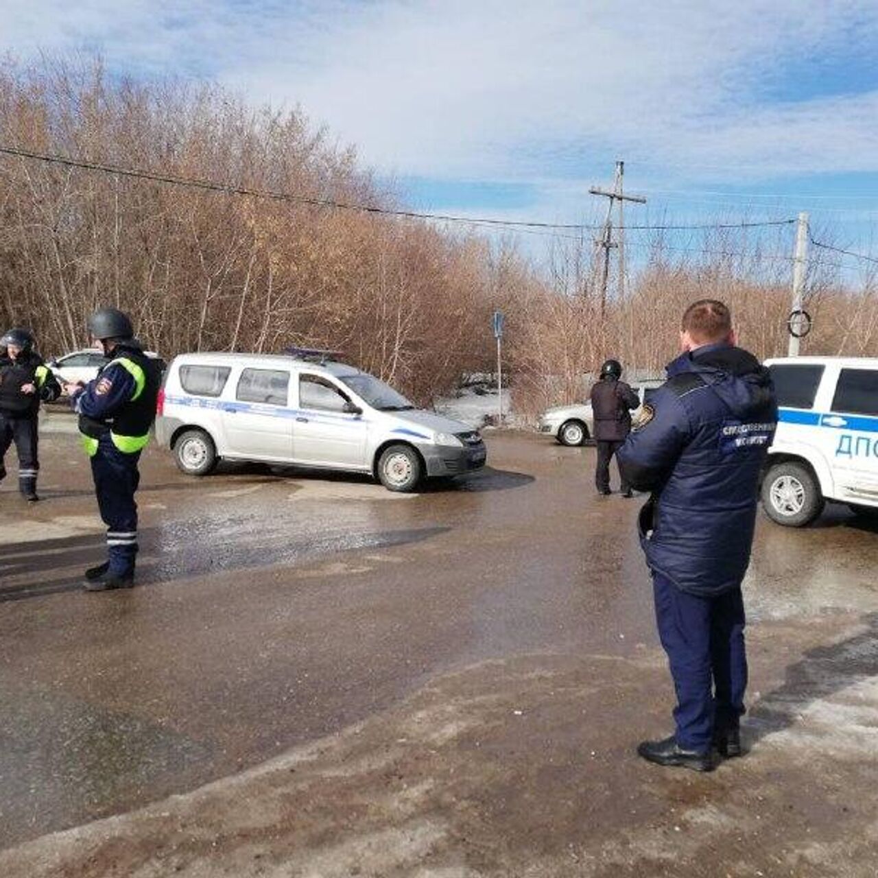 В Кировской области пьяный мужчина открыл стрельбу из окна квартиры - РИА  Новости, 15.03.2023