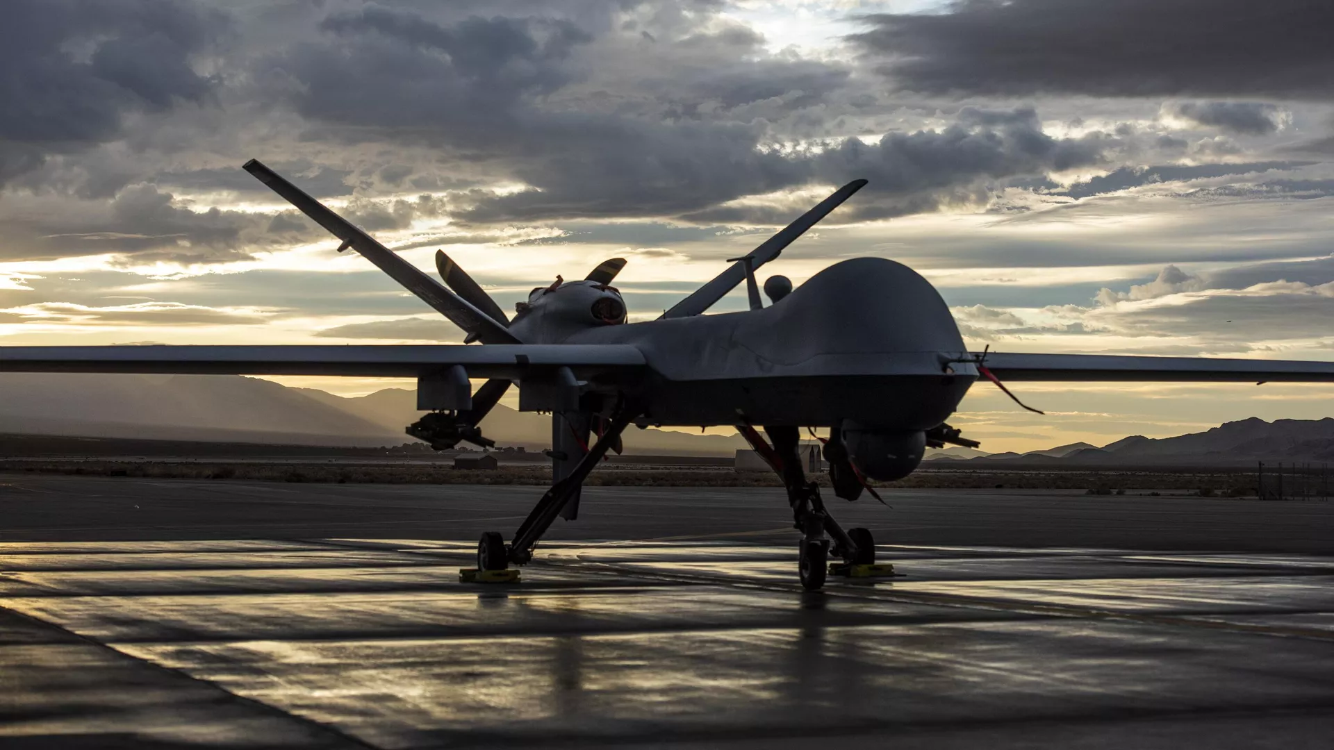 Американский беспилотник MQ-9 Reaper Американский беспилотник MQ-9 Reaper - РИА Новости, 1920, 15.03.2023