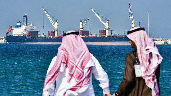 Нефтяной танкер в порту Рас аль-Хайр, Саудовская Аравия