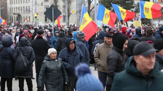 Участники акции протеста оппозиции в Кишиневе