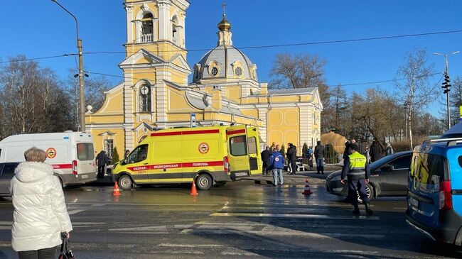 На месте ДТП в Красном селе, где микроавтобус сбил пешеходов