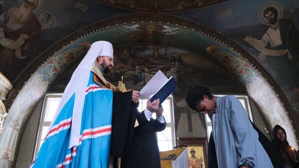 Митрополит Клинский Леонид совершает первый монашеский постриг в Патриаршем Экзархате