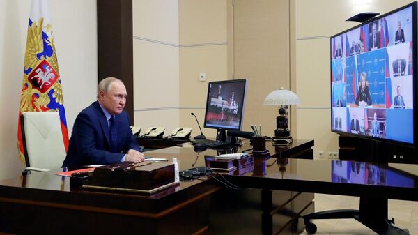 LIVE: Путин по видеосвязи участвует в открытии объектов крымского парка Херсонес Таврический