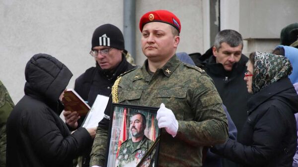 Церемония прощания с командиром комендантского полка 2-го армейского корпуса ЛНР полковником Сергеем Грачевым в Луганске