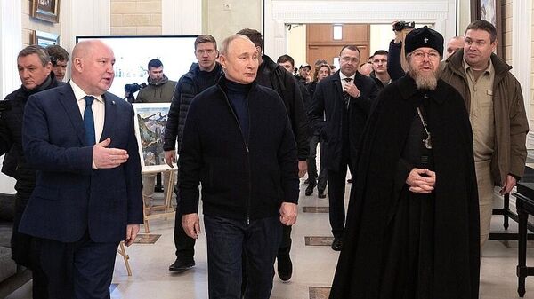 Президент России Владимир Путин во время поездки в Севастополь

