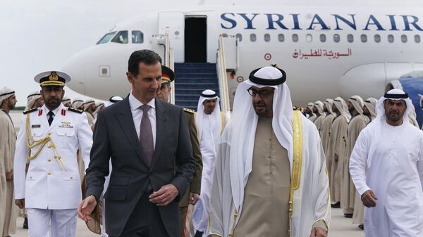 Президент Сирии Башар Асад и президент ОАЭ шейх Мохаммедом бен Заидом Аль-Нахайяном в аэропорту Абу-Даби, ОЭА