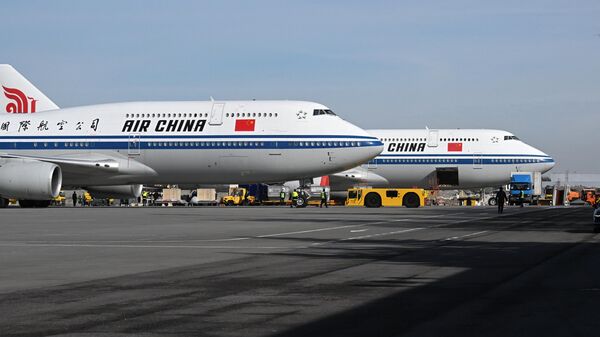 Самолеты группы сопровождения и председателя КНР Си Цзиньпина в аэропорту Внуково-2