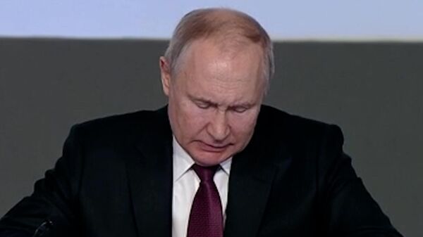 В работе с людьми нельзя допускать несправедливости – Путин о работе МВД