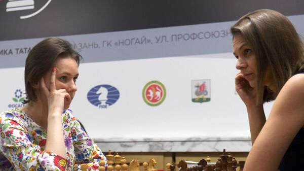 Шахматистки Мария Музычук (слева) и Анна Музычук