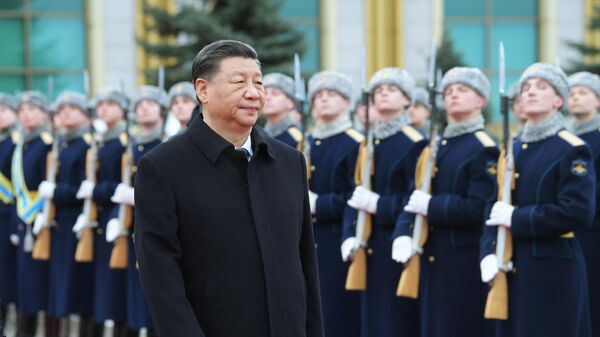 Председатель КНР Си Цзиньпин на церемонии отлета в аэропорту Внуково