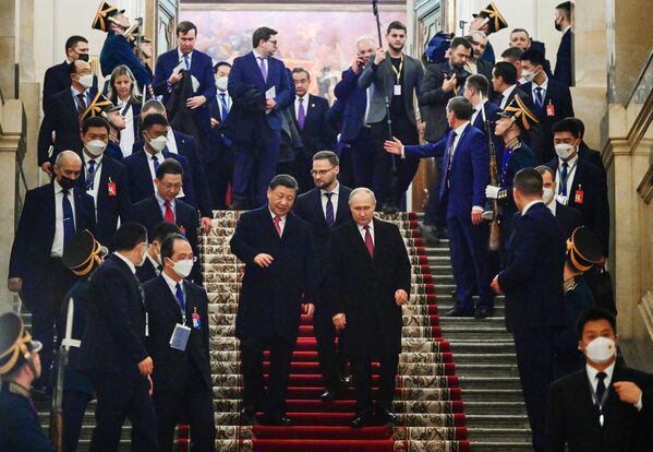 Президент РФ Владимир Путин и председатель КНР Си Цзиньпин после окончания российско-китайских переговоров в Москве