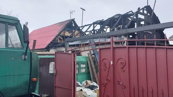 На месте пожара в частном жилом доме в поселении Вороновское в Новой Москве