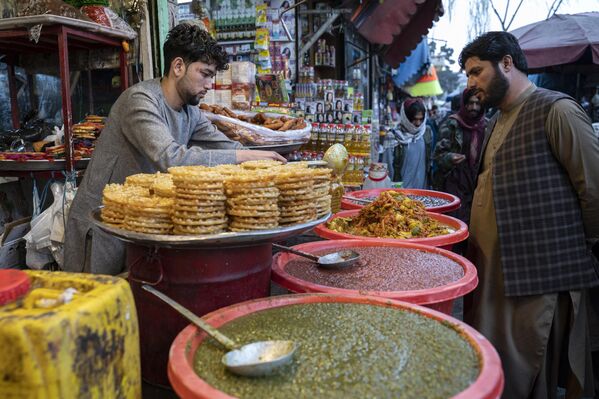Рынок в Кабуле в преддверии священного для мусульман месяца поста Рамадан