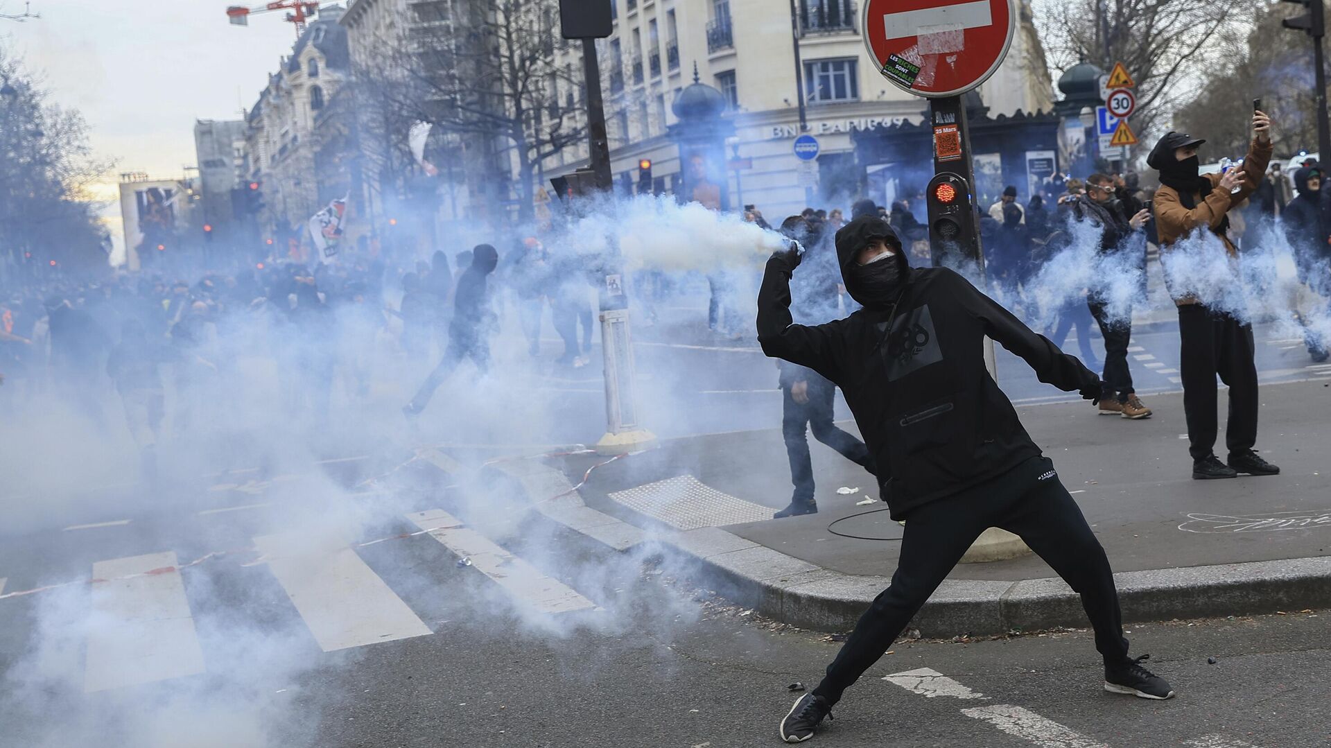 Беспорядки во франции