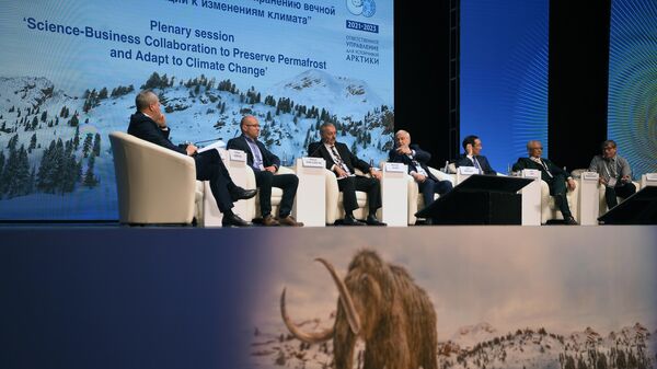 Пленарное заседание Взаимодействие науки и бизнеса по сохранению вечной мерзлоты и адаптации к изменениям климата в рамках международной конференции по вопросам изменения климата и таяния вечной мерзлоты в Якутске
