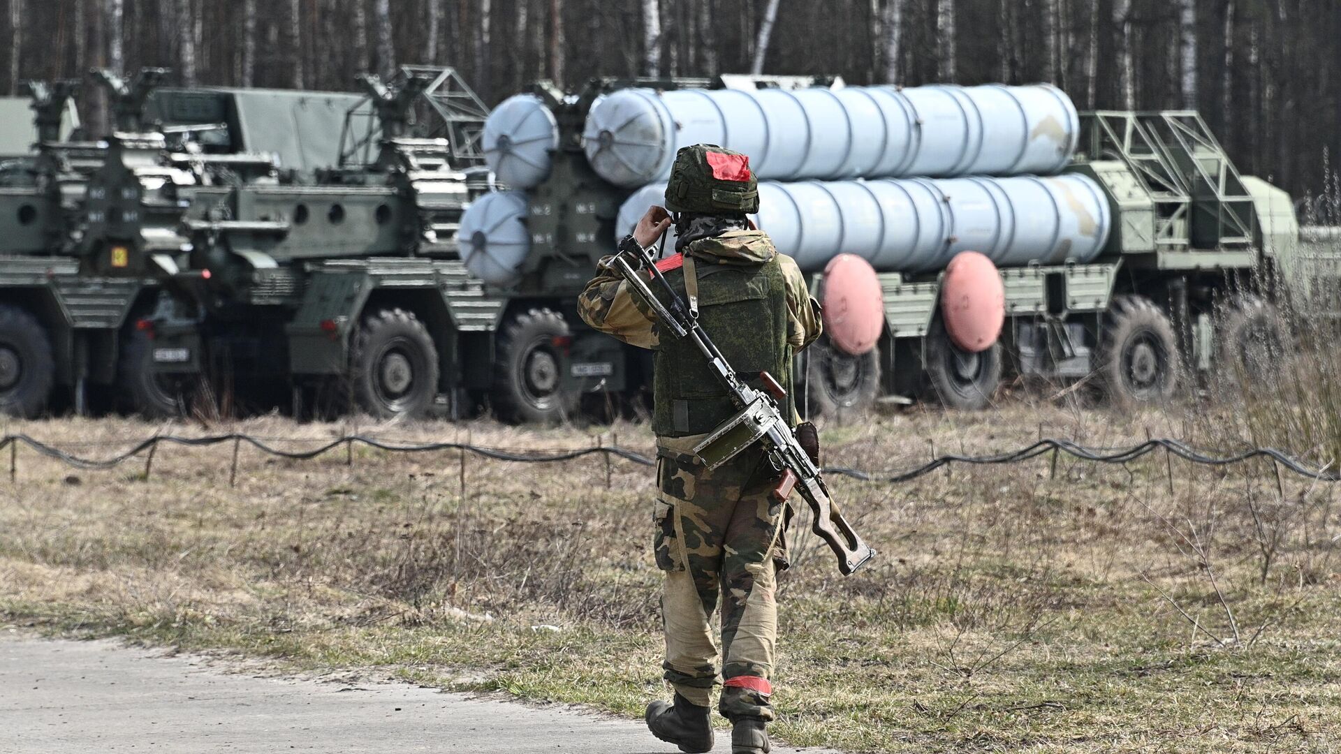 Военнослужащий зенитного ракетного полка, созданного в Лунинецком районе Брестской области для усиления системы ПВО Белоруссии на белорусско-украинской границе - РИА Новости, 1920, 24.03.2023