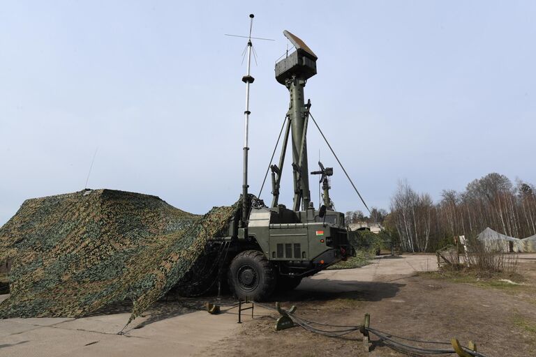 Передвижная вышка антенного поста ЗРК зенитного ракетного полка, созданного в Лунинецком районе Брестской области для усиления системы ПВО Белоруссии на белорусско-украинской границе