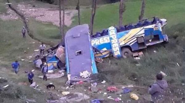  Автобус упал с обрыва в Помабамбе, Перу
