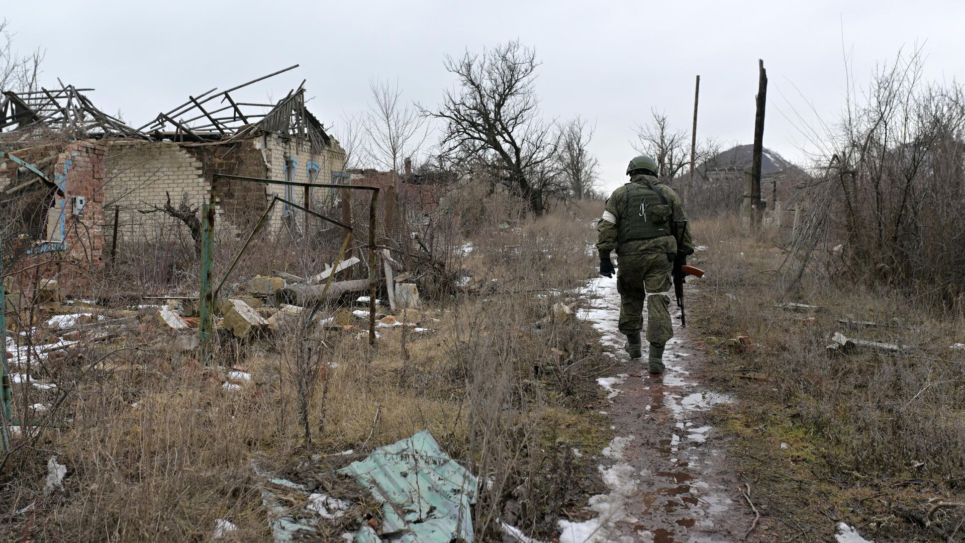 Военнослужащий в Марьинке - РИА Новости, 1920, 11.04.2023