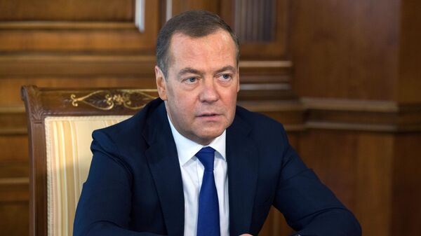 Заместитель председателя Совета безопасности РФ Дмитрий Медведев во время интервью российским СМИ