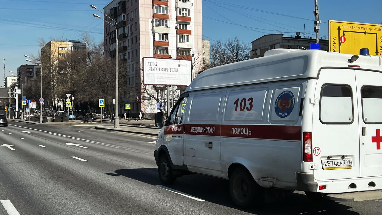 На юго-западе Москвы столкнулись такси и скорая помощь - РИА Новости,  25.05.2023