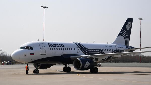 Самолет Airbus A319 авиакомпании Аврора в аэропорту Владивостока