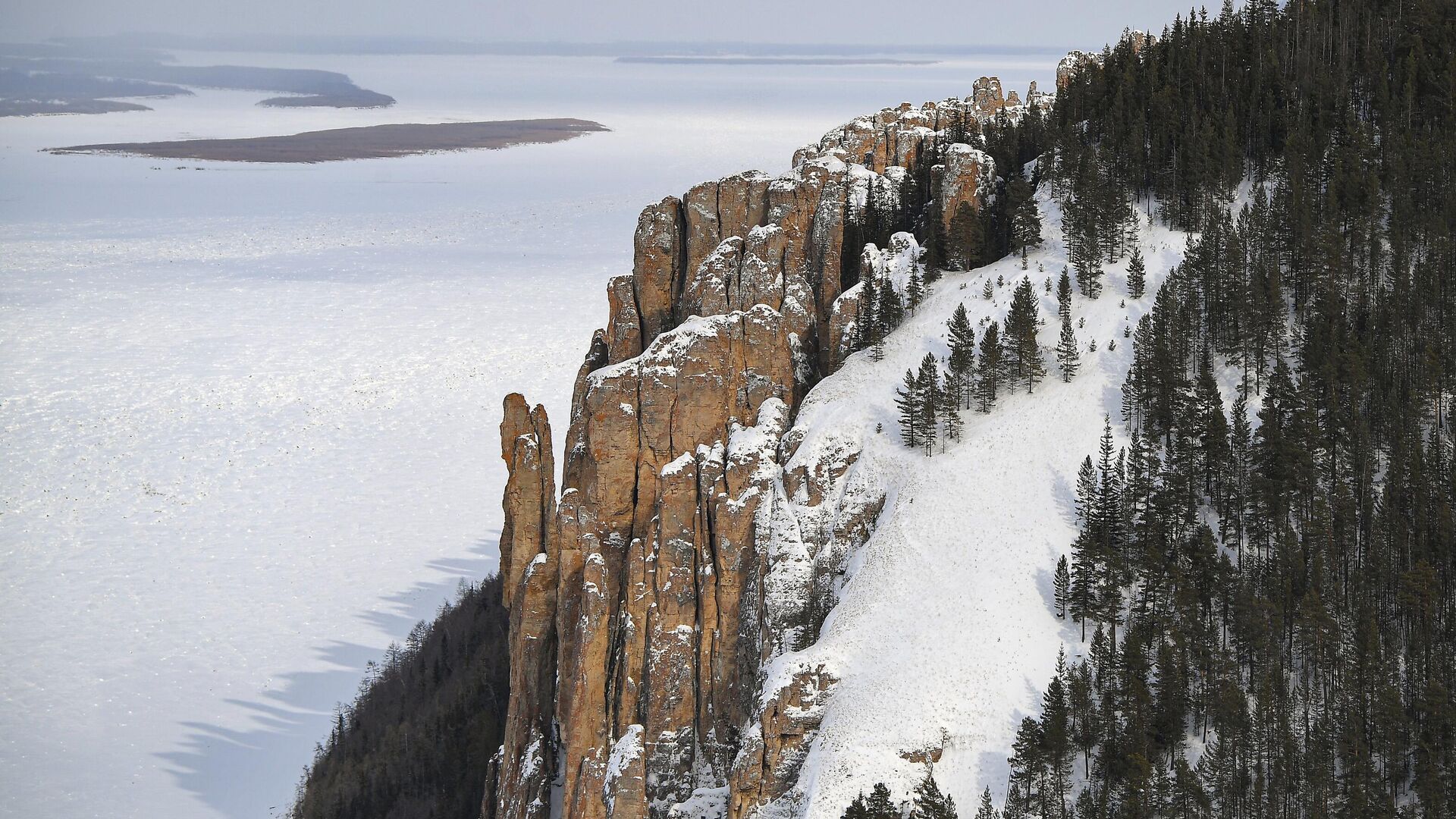 Национальный природный парк Ленские столбы в Якутии Национальный природный парк Ленские столбы в Якутии - РИА Новости, 1920, 17.12.2025