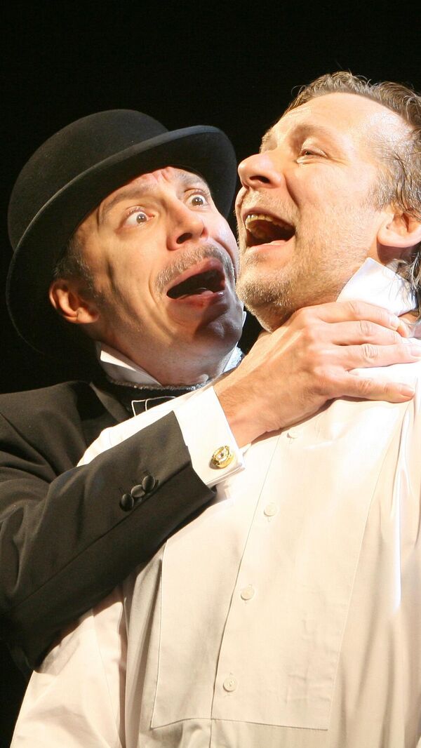 Сцена из спектакля Женитьба в театре Ленком Сцена из спектакля Женитьба в театре Ленком