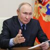 Президент РФ Владимир Путин проводит совещание с членами правительства РФ в режиме видеоконференции