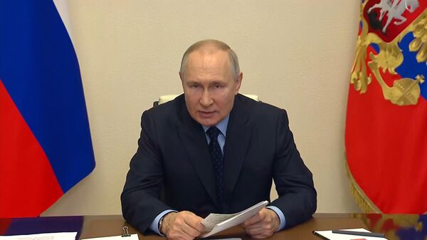 Действовать нужно быстро, без бюрократии: Путин об экономике в условиях санкций