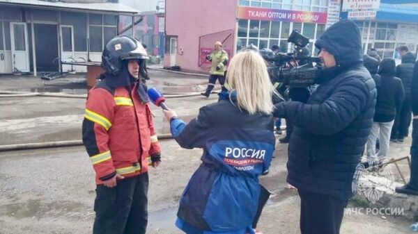 Тушение пожара на рынке Привокзальный в Ставропольском крае